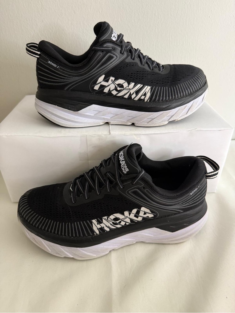 HOKA ONE ONE Bondi 8  Women’s Size 9.5